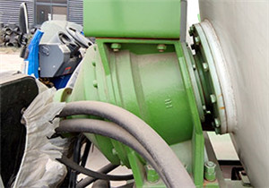 三轮/五轮混凝土搅拌车(图6) 三轮/五轮混凝土搅拌车(图6)